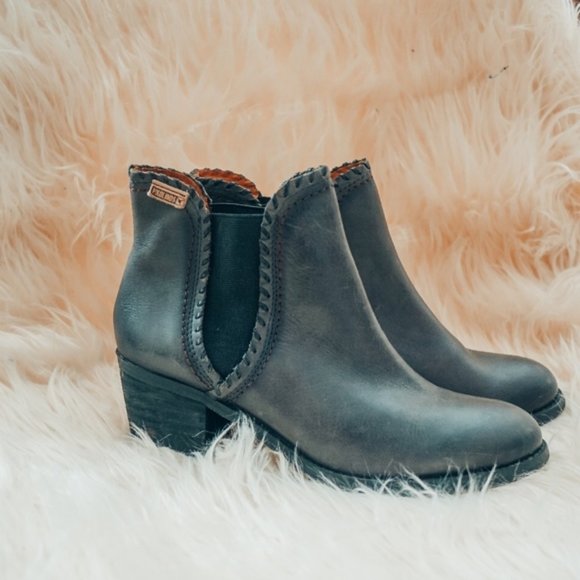 PIKOLINOS Shoes - Pikolinos Andorra Chelsea Dark Grey 39 (8.5/9)